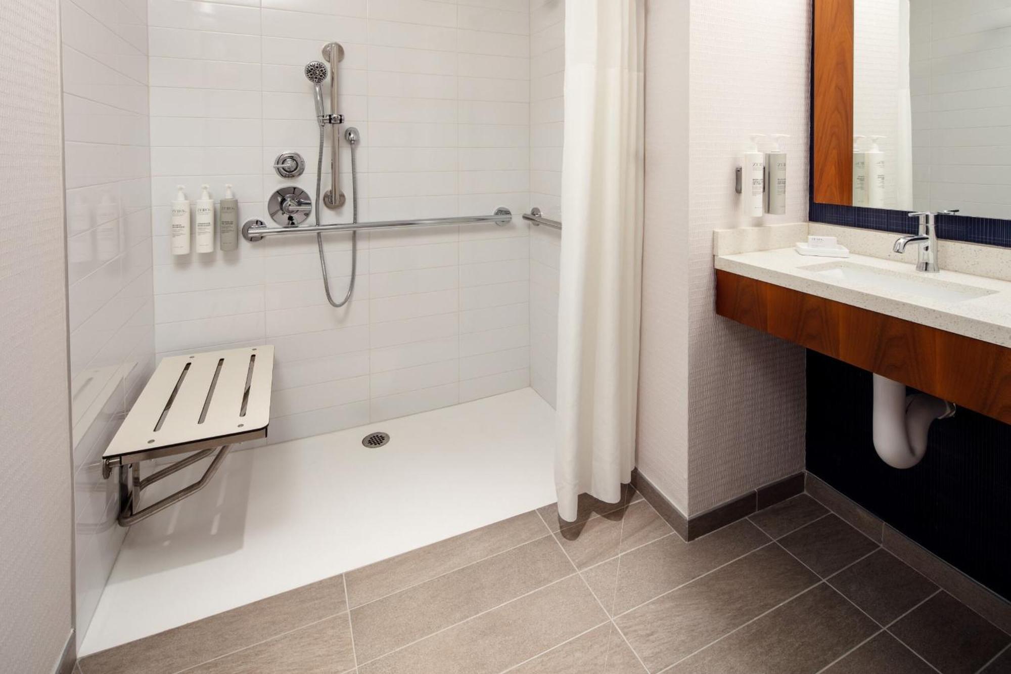 Hampton Inn By Hilton New York Times Square Экстерьер фото