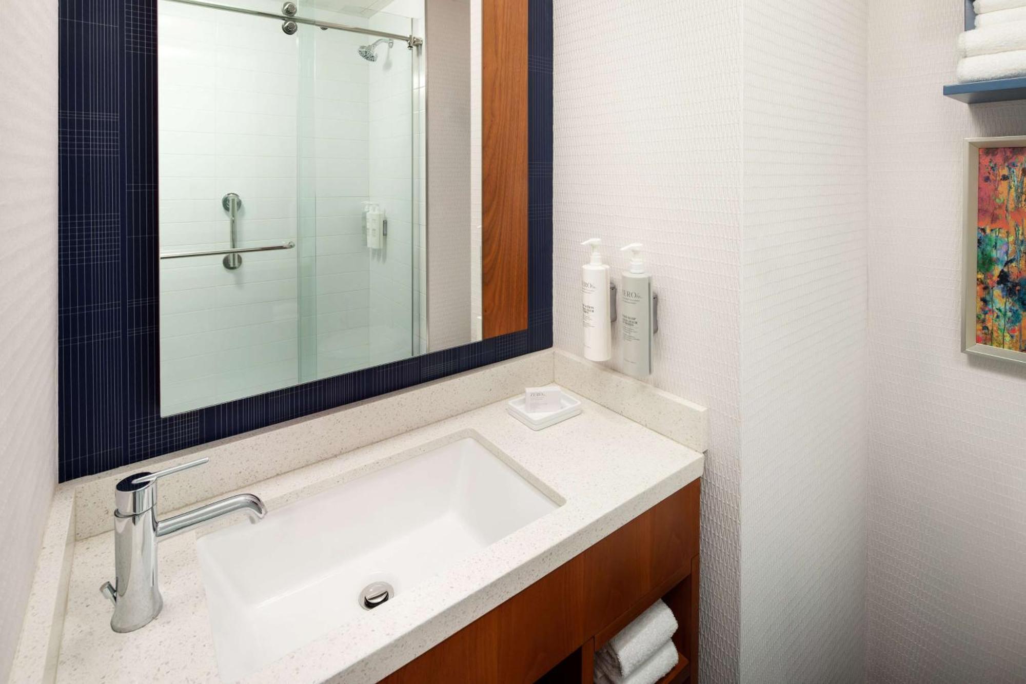 Hampton Inn By Hilton New York Times Square Экстерьер фото